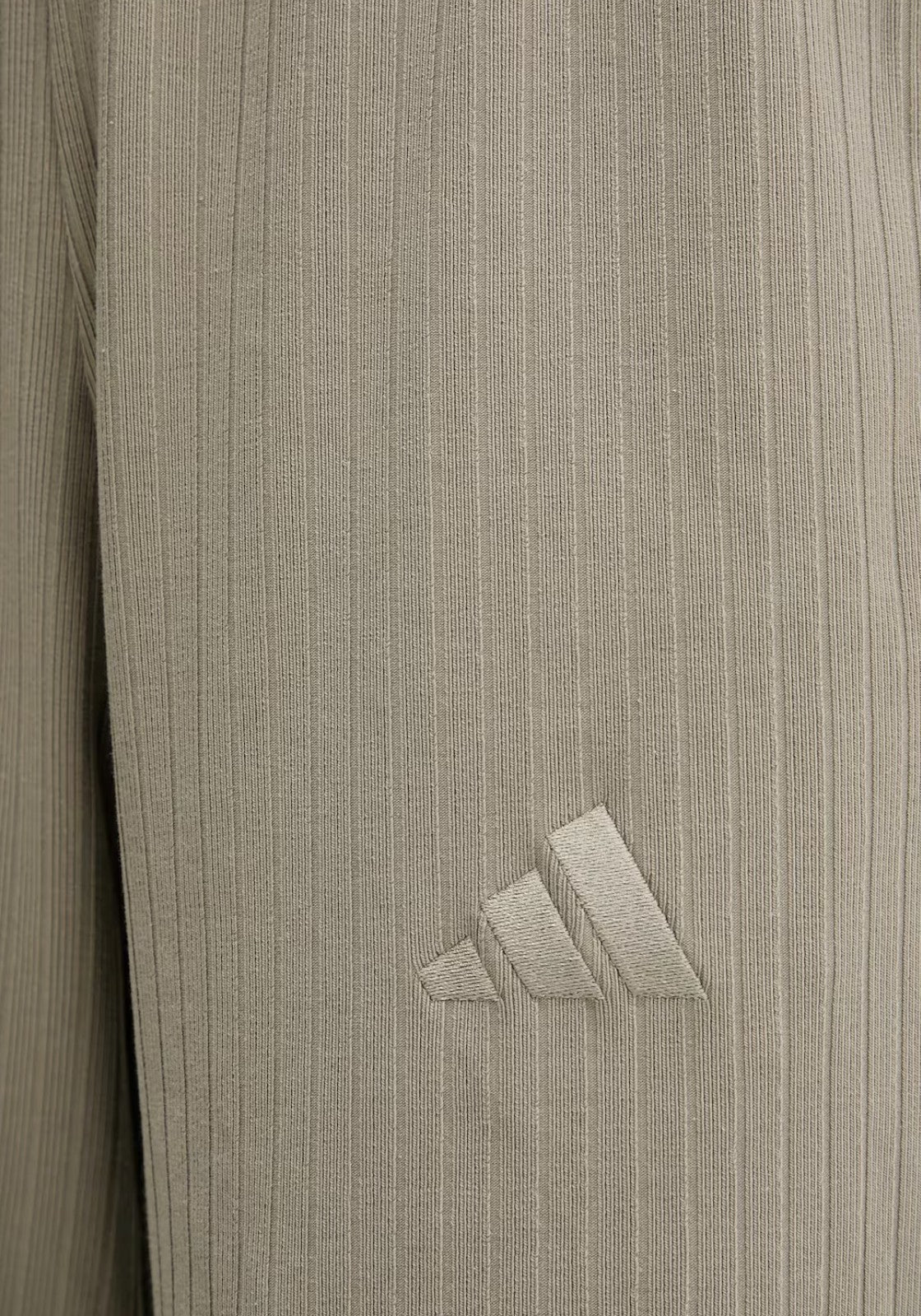 PANTALONI Verde Salvia Adidas