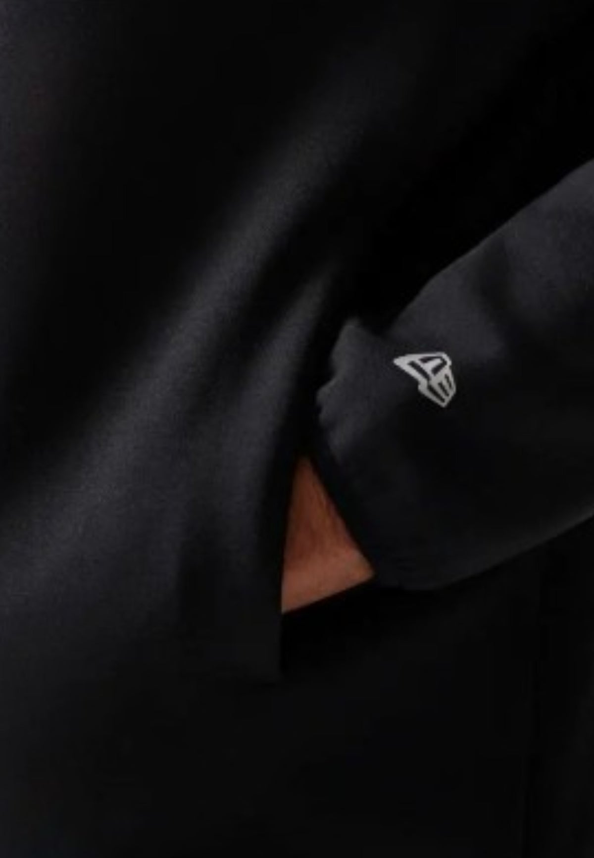 FELPE Nero/bianco New Era