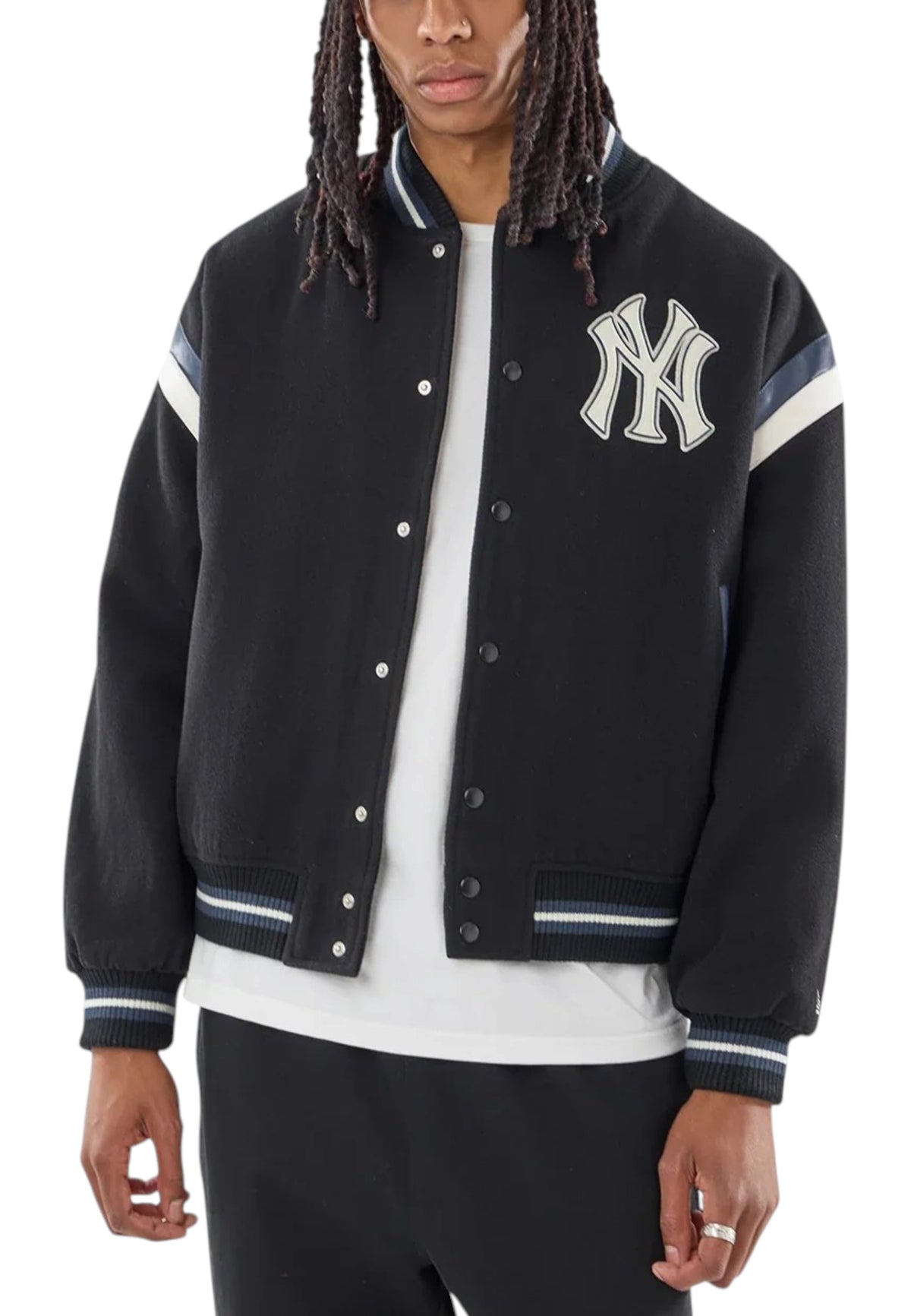 CAPISPALLA Nero/panna New Era