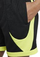 PANTALONCINI Nero/giallo Nike