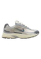 SCARPE Panna/grigio Nike