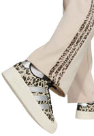 PANTALONI Beige/marrone Adidas